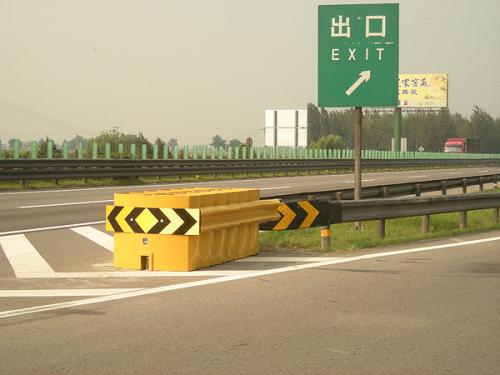 湘潭雨湖区导向防撞垫