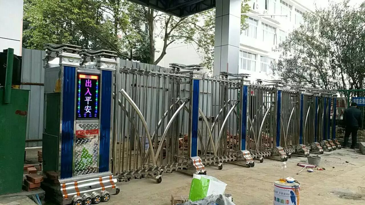 湘潭雨湖区湘潭雨湖区四川绵阳市飞机场伸缩门